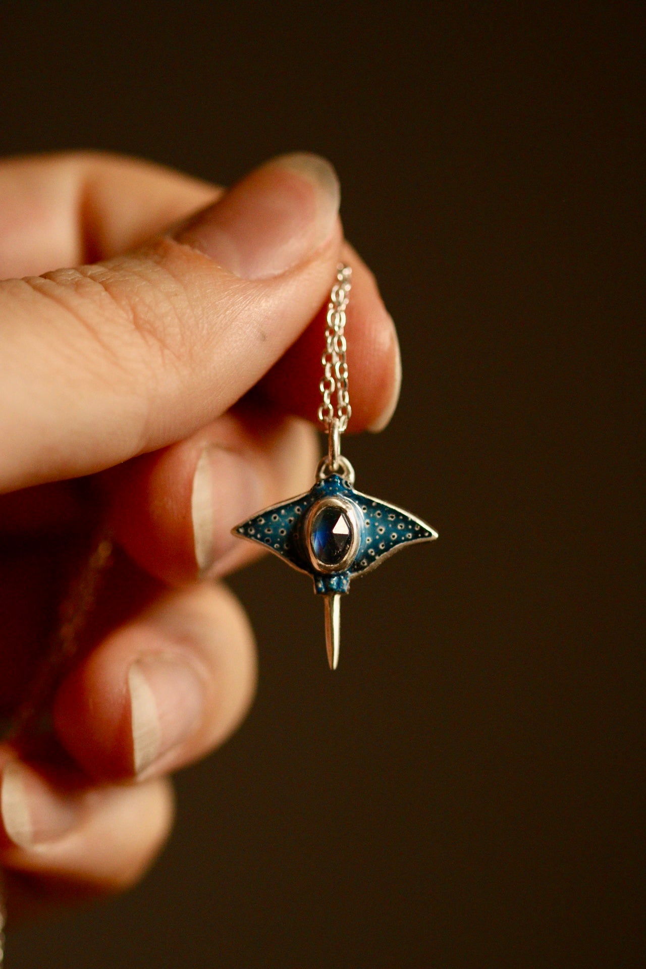 Spotted eagle ray pendant (option B)
