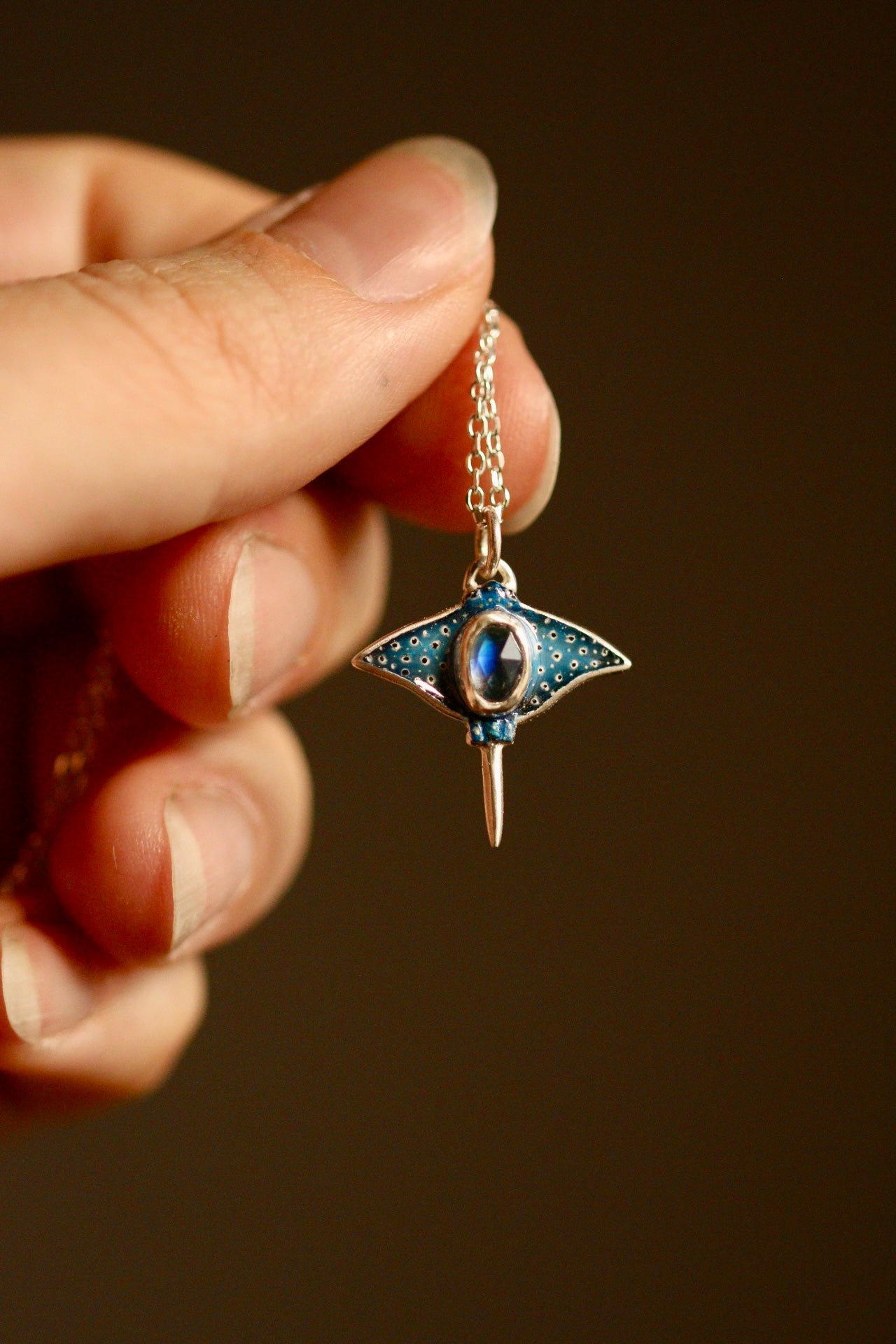 Spotted eagle ray pendant (option B)