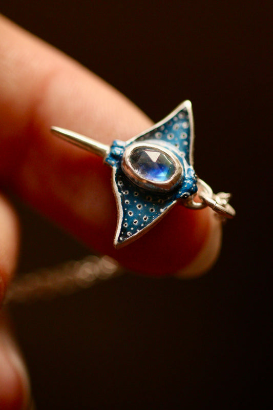 Spotted eagle ray pendant (option B)