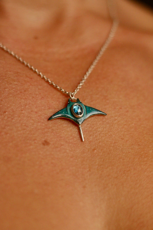 Large Manta ray pendant