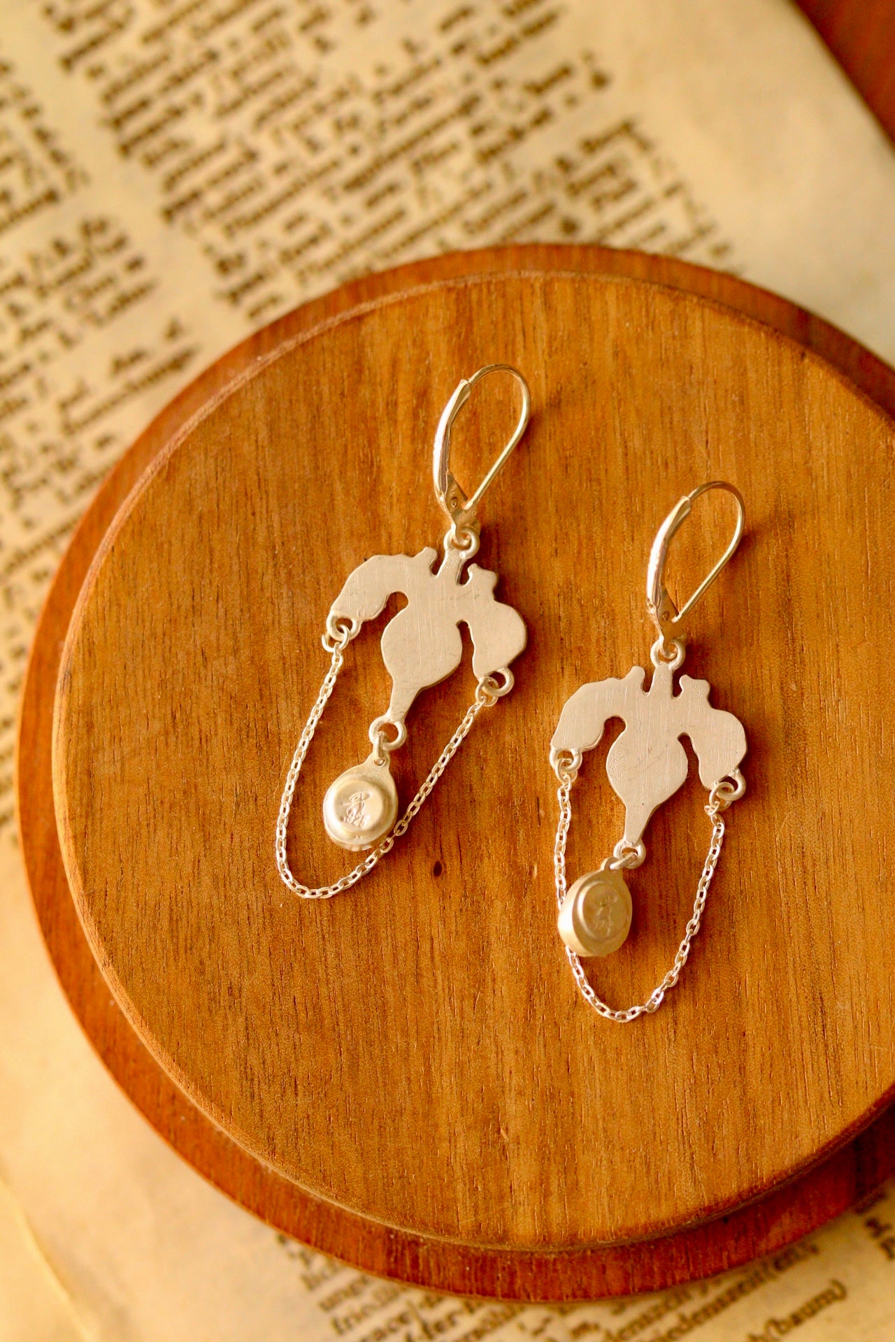 Iris earrings (pair A)