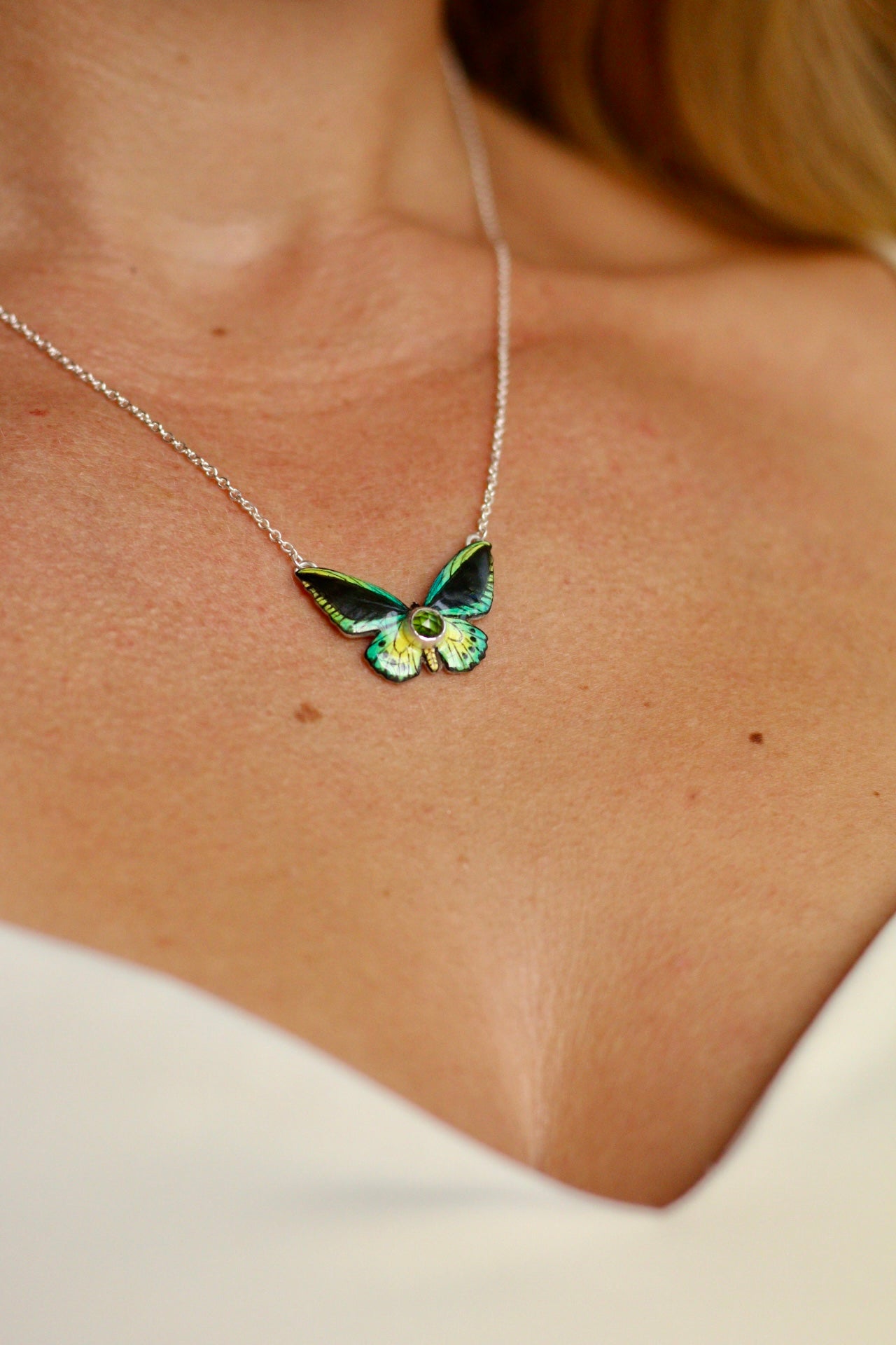 Queen Alexandra’s bird wing pendant