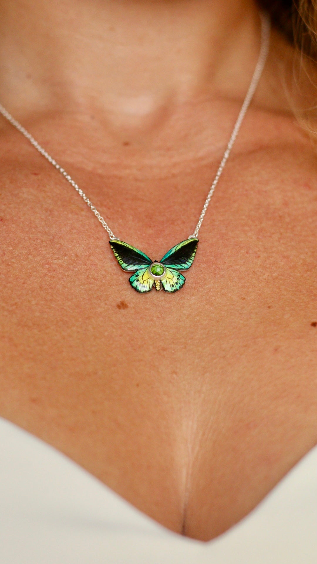 Queen Alexandra’s bird wing pendant