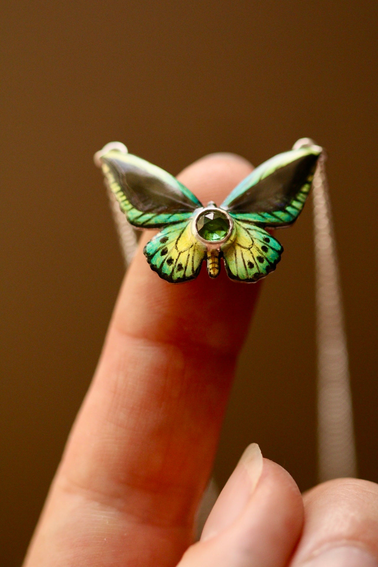 Queen Alexandra’s bird wing pendant
