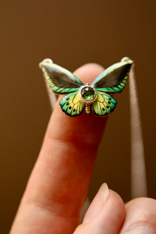 Queen Alexandra’s bird wing pendant